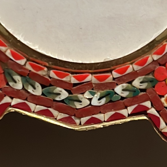 Vintage MICRO MOSAIC Italian Scalloped Easel Frame Floral with Oval Opening - Picture 10 of 15